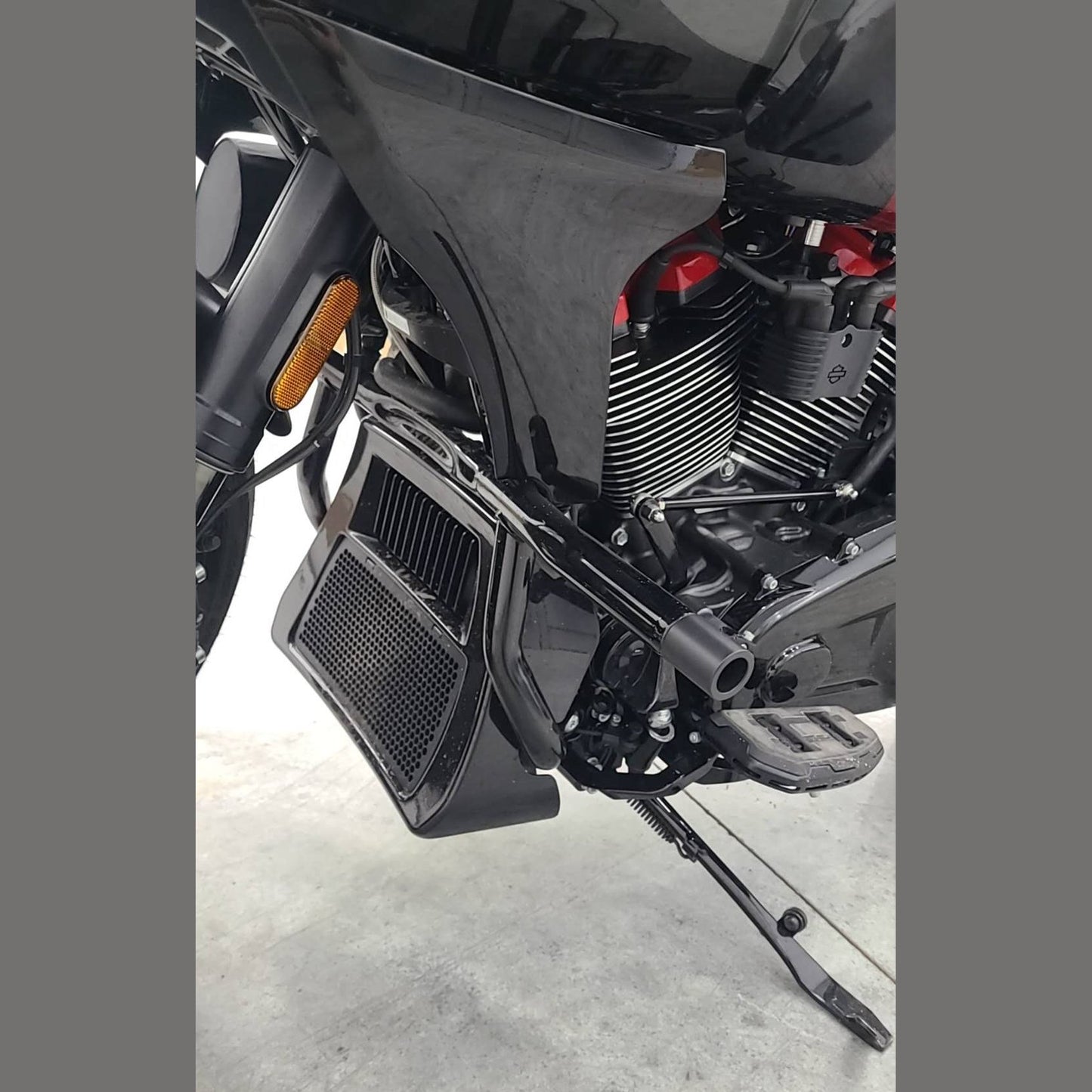 Harley Roadglide Front Crash Bar Flat-Out Bar Touring models 2014-2025